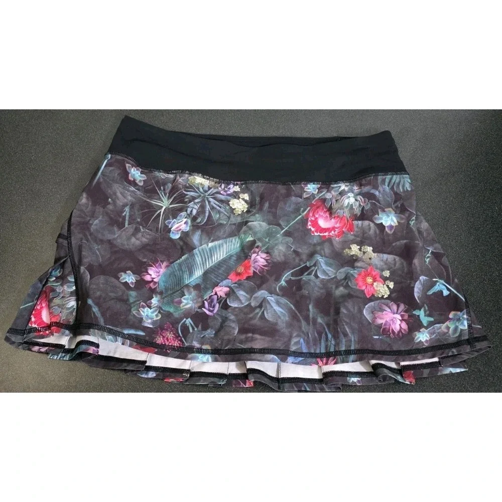 Lululemon Run Pace Setter Tennis Skirt Skort Women 6 Black Multi Floral EUC
